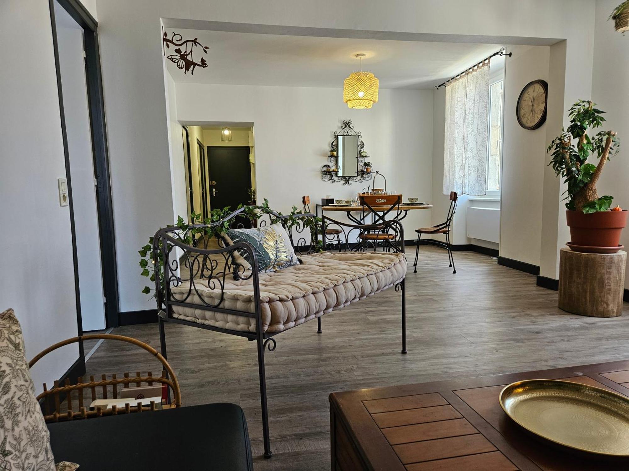 Appartement Le Jardin Imaginaire Champagnole Eksteriør bilde