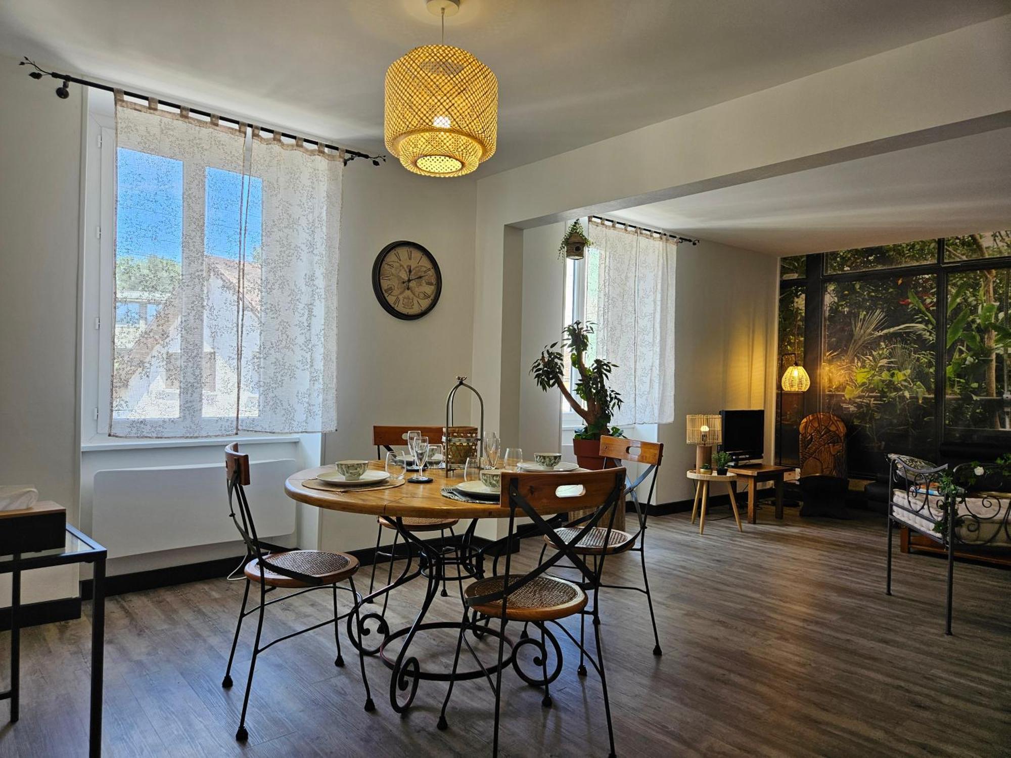 Appartement Le Jardin Imaginaire Champagnole Eksteriør bilde